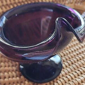 Vintage Amethyst Rolled Rim Art Glass Bowl